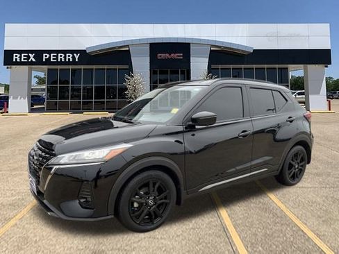 Used 2024 Nissan Kicks SR image 1