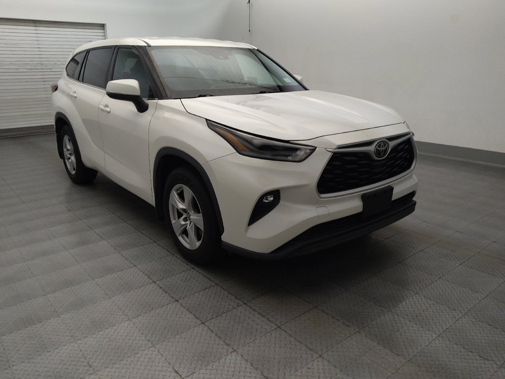 Used 2021 Toyota Highlander LE FWD image 13