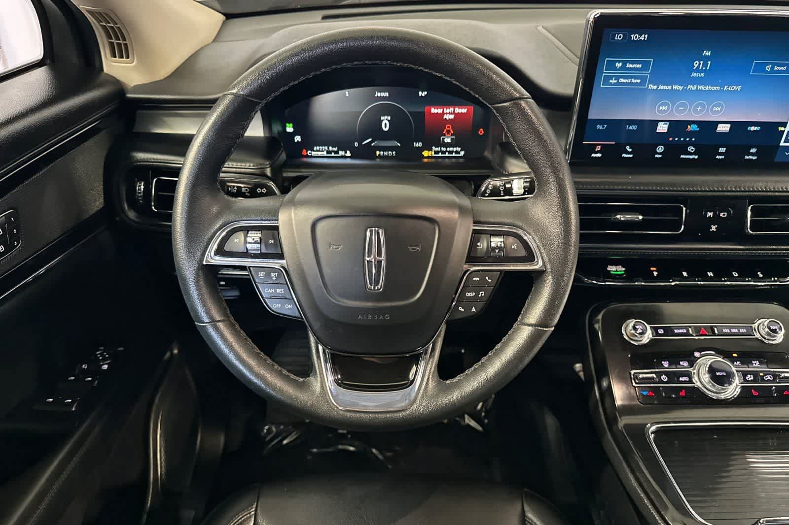 Used 2022 Lincoln Nautilus FWD w/ Premium Package image 16