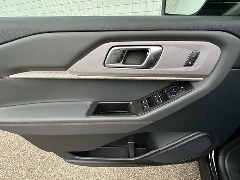 New 2026 Ford Explorer Active AWD/4WD image 16