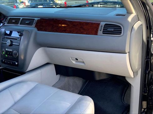 Used 2013 GMC Yukon XL SLT image 17