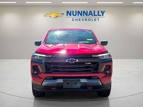 Used 2025 Chevrolet Colorado Z71 w/ Technology Package AWD/4WD image 8