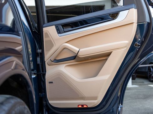 New 2025 Porsche Cayenne S image 47