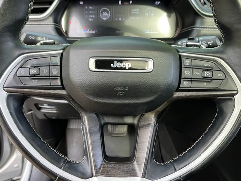 Used 2021 Jeep Grand Cherokee L Limited AWD/4WD image 14
