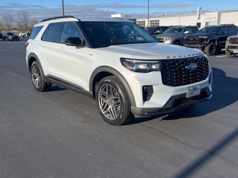 New 2026 Ford Explorer ST-Line w/ ST-Line Street Pack image 3