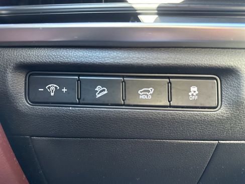 Used 2024 Kia Telluride EX w/ EX Captain's Chair Package image 21