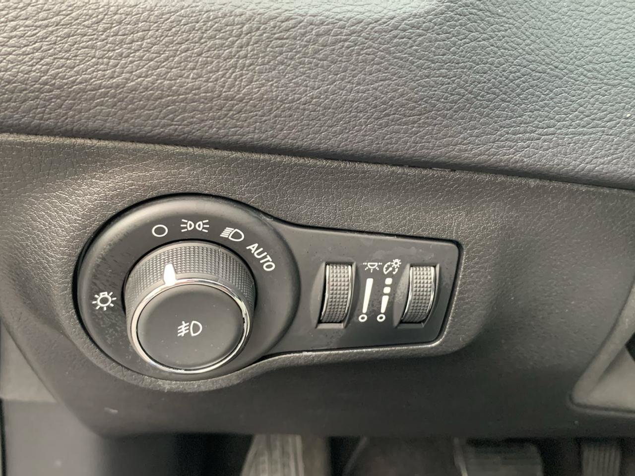 Used 2017 Jeep Compass Limited w/ Navigation Group AWD/4WD image 23