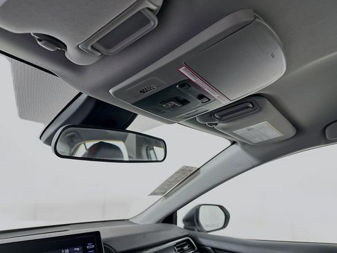 Used 2023 Toyota Camry SE FWD image 18