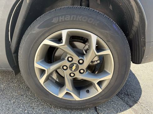 Used 2024 Chevrolet Trax LT FWD image 18
