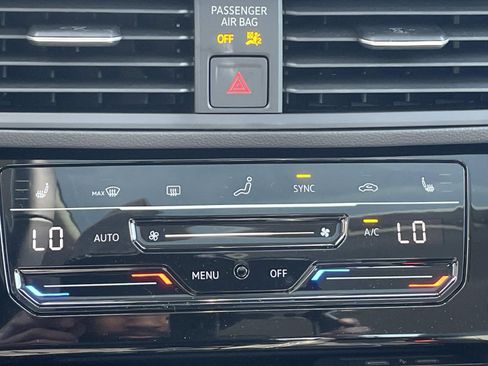 New 2026 Volkswagen Jetta SE FWD image 28
