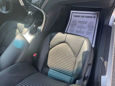 Used 2018 Toyota Camry SE image 14