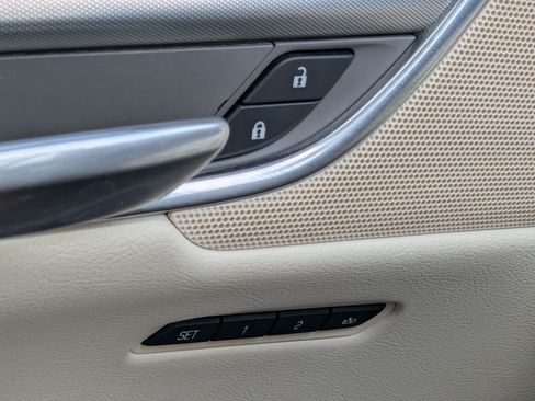 Used 2017 Cadillac XT5 Premium Luxury AWD/4WD image 23