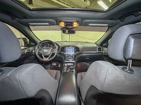 Used 2019 Jeep Grand Cherokee Laredo image 31