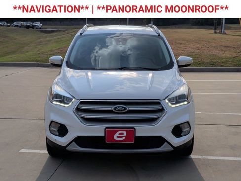 Used 2019 Ford Escape Titanium image 2