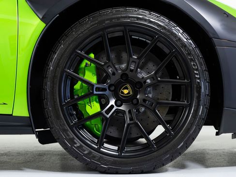 Used 2024 Lamborghini Huracan Sterrato image 13