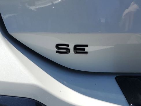 New 2026 Volkswagen Tiguan SE R-Line FWD image 7