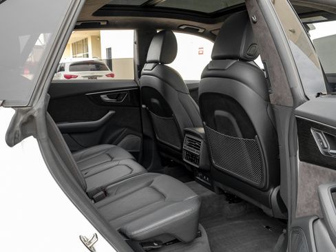 Used 2019 Audi Q8 Prestige AWD/4WD image 39
