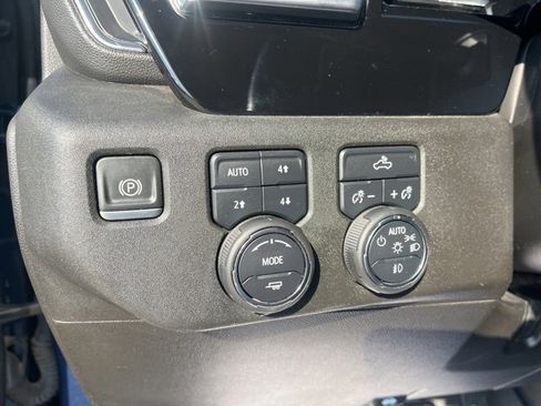 Used 2022 Chevrolet Silverado 1500 RST image 30