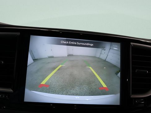 Used 2026 Chrysler Pacifica Select FWD image 14
