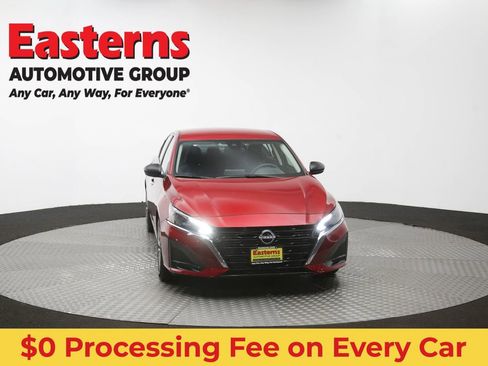 Used 2025 Nissan Altima 2.5 SV FWD image 51