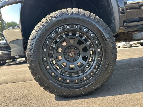 Used 2018 GMC Sierra 1500 SLT AWD/4WD image 13