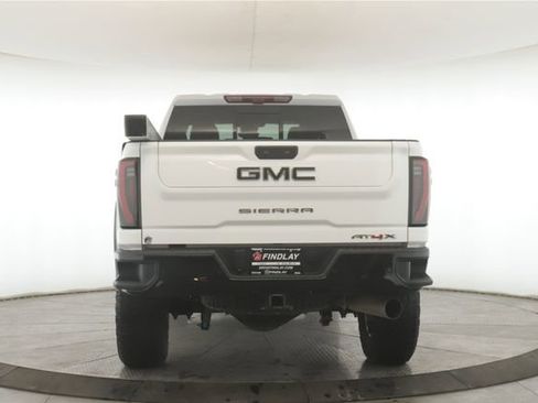 Used 2025 GMC Sierra 2500 AT4X image 11