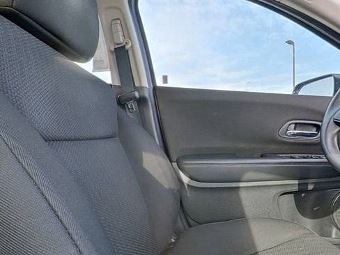 Used 2018 Honda HR-V LX image 26