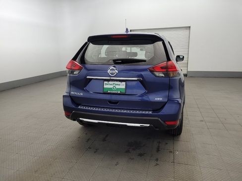 Used 2017 Nissan Rogue S image 7