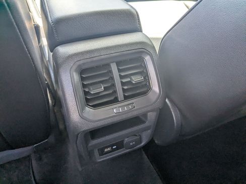 Used 2019 Volkswagen Tiguan SE AWD/4WD image 28