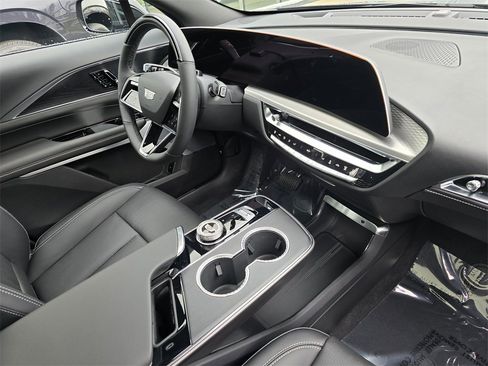 New 2026 Cadillac Lyriq Premium Luxury image 10