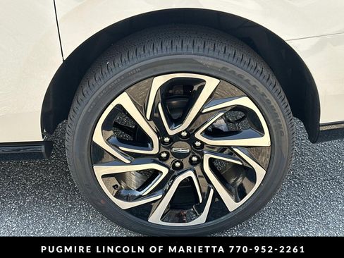 New 2026 Lincoln Navigator L Reserve AWD/4WD image 23