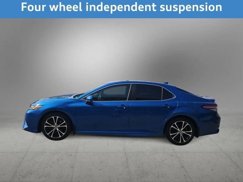Used 2019 Toyota Camry SE image 7