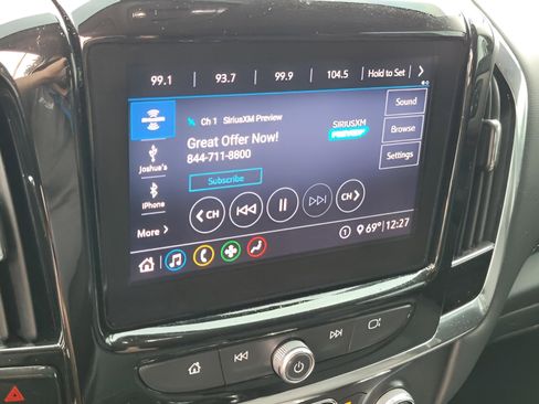 Used 2021 Chevrolet Traverse LT image 7