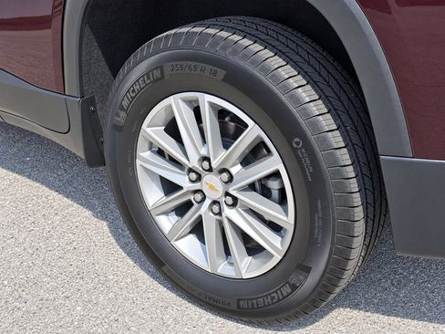 Certified 2023 Chevrolet Traverse LT FWD image 10