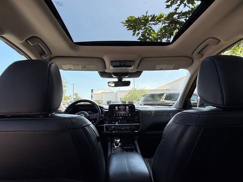 Used 2023 Nissan Pathfinder Platinum w/ Cargo Package AWD/4WD image 33