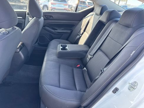 Used 2023 Nissan Altima 2.5 SV FWD image 6
