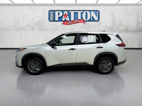 Used 2024 Nissan Rogue S AWD/4WD image 4
