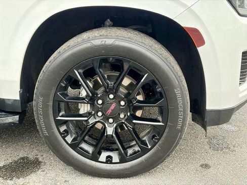 Used 2022 GMC Yukon SLT image 32