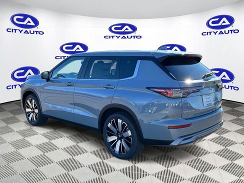 New 2026 Mitsubishi Outlander SE image 5