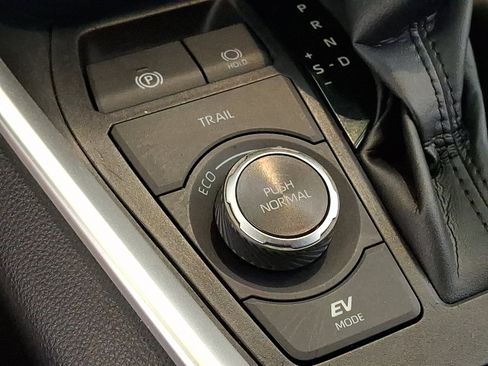 Certified 2023 Toyota RAV4 SE image 25