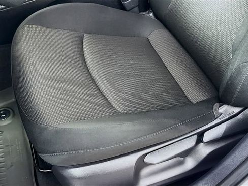 Used 2022 Toyota Prius LE image 19