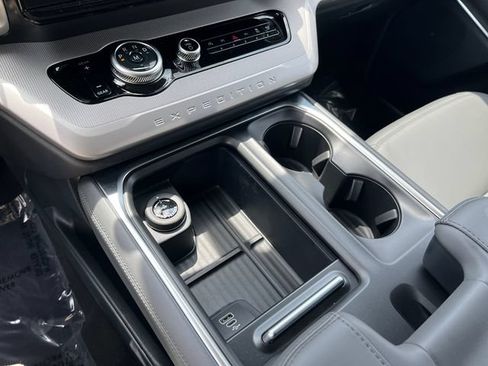 New 2027 Ford Expedition Max Active RWD image 30