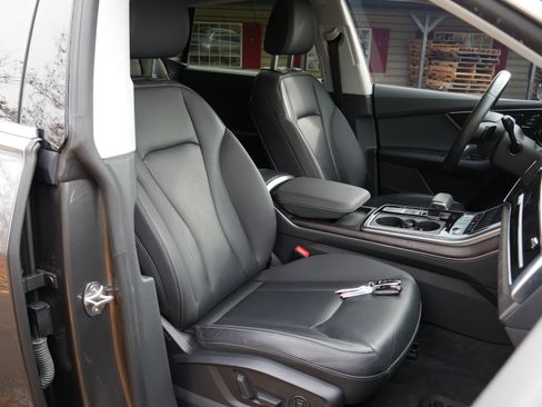 Used 2019 Audi Q8 Prestige image 31
