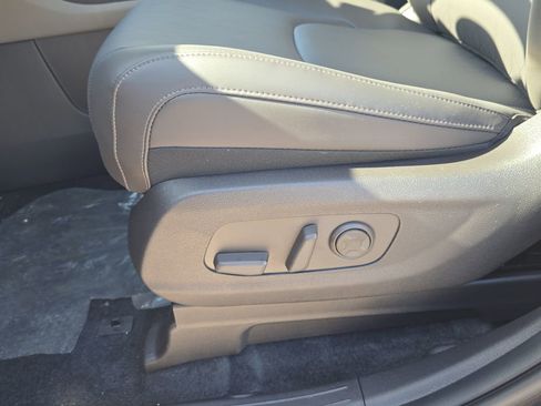 New 2026 Kia Carnival FWD image 21