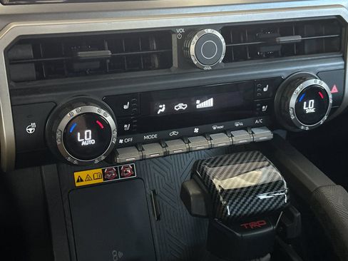 Used 2024 Toyota Tacoma TRD Sport w/ TRD Sport Premium Package AWD/4WD image 18