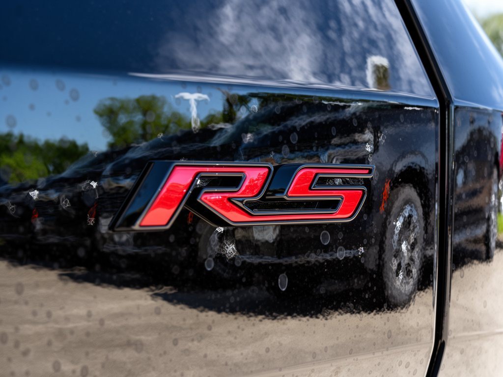 New 2027 Chevrolet Traverse RS FWD image 31