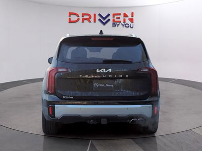 Used 2024 Kia Telluride S w/ S Sunroof Package