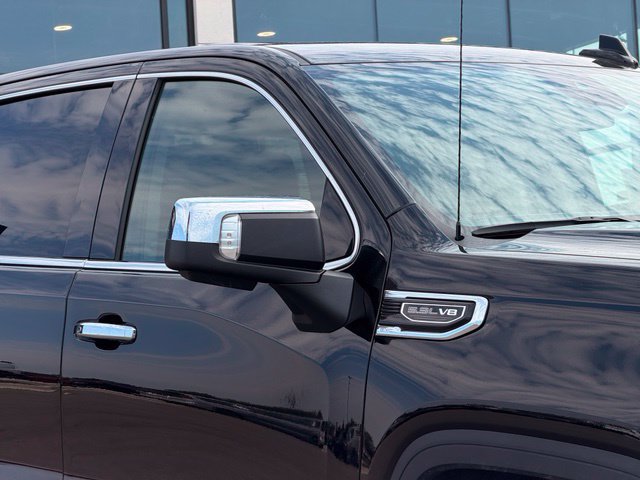 Used 2025 GMC Sierra 1500 SLT AWD/4WD image 4