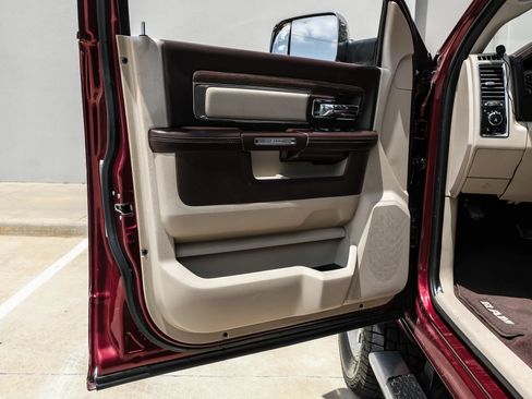 Used 2018 RAM 2500 Laramie w/ Convenience Group AWD/4WD image 38