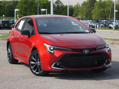 Used 2026 Toyota Corolla XSE FWD image 6